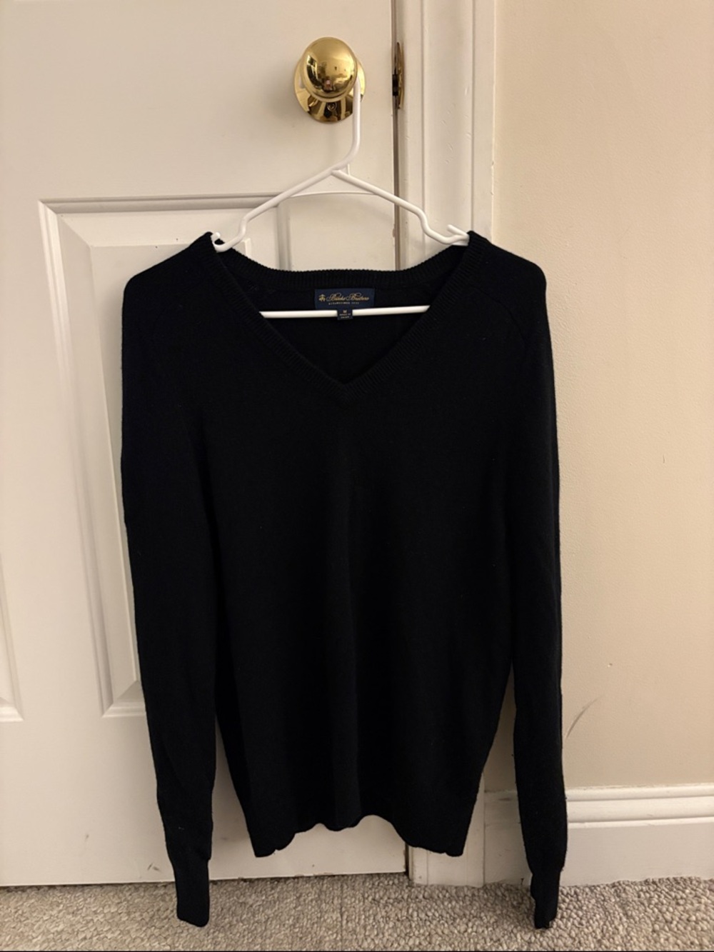 Brooks Brothers 100% Cashmere Black V-Neck Sweater - Classic Knit